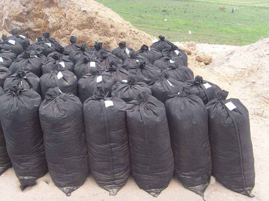 black sandbag for construction.jpg